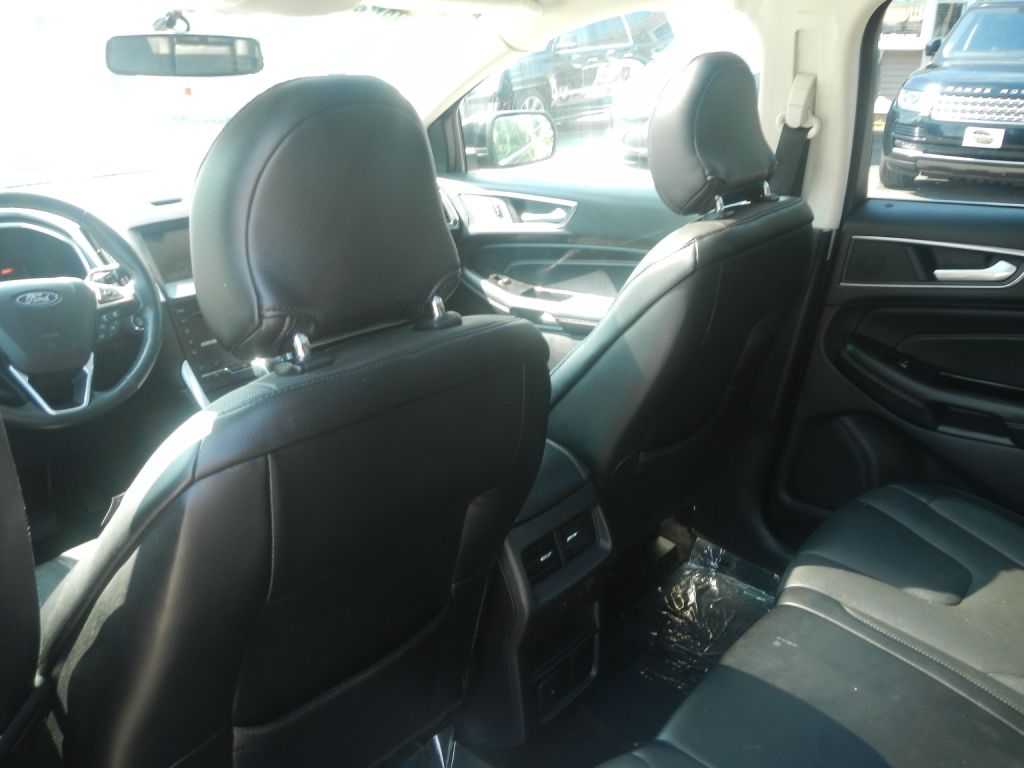 Photo 42 of this FORD EDGE AWD