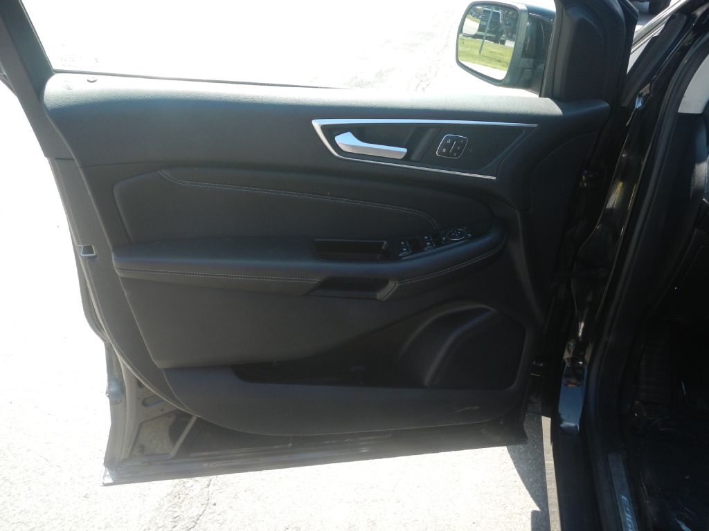 Photo 44 of this FORD EDGE AWD