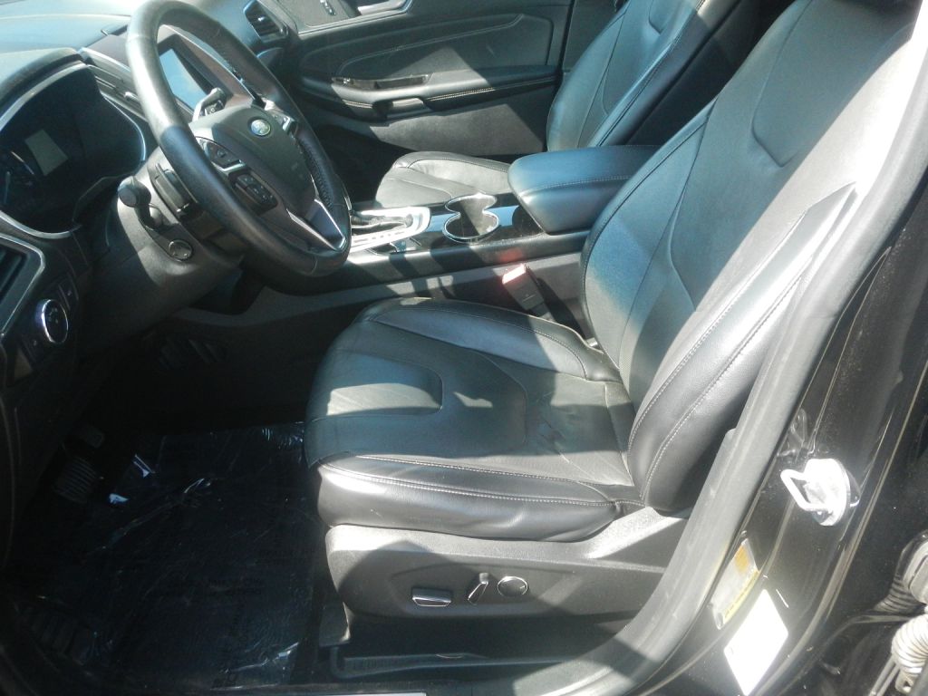 Photo 47 of this FORD EDGE AWD