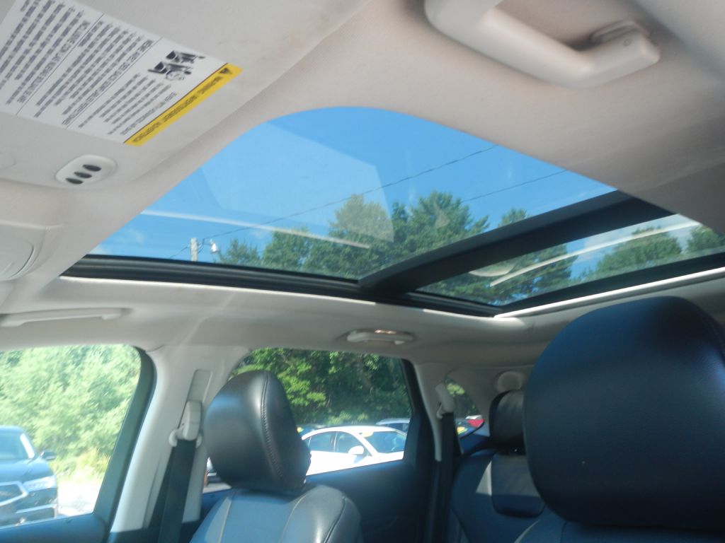 Photo 49 of this FORD EDGE AWD