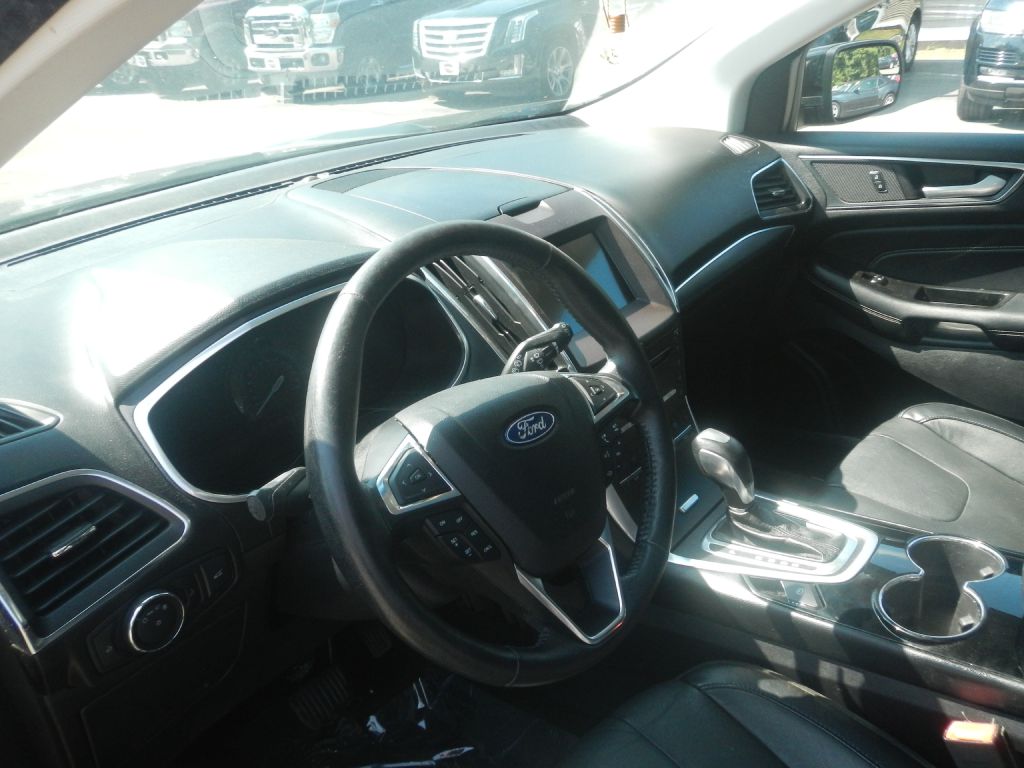 Photo 53 of this FORD EDGE AWD