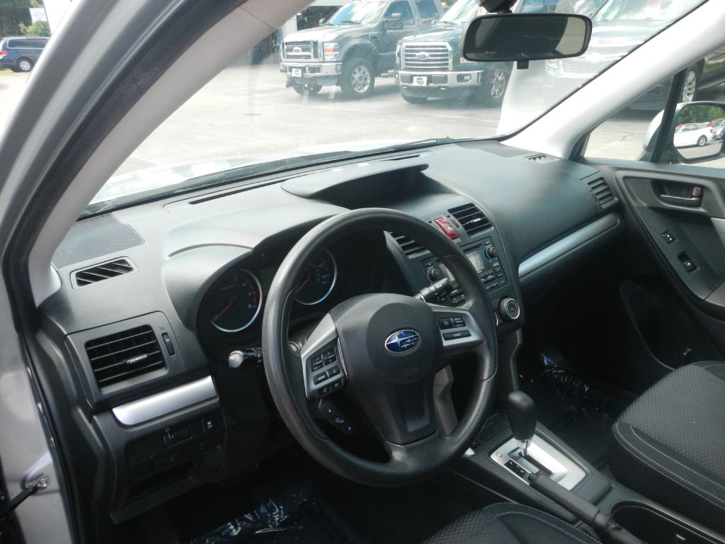Photo 3 of this SUBARU FORESTER AWD