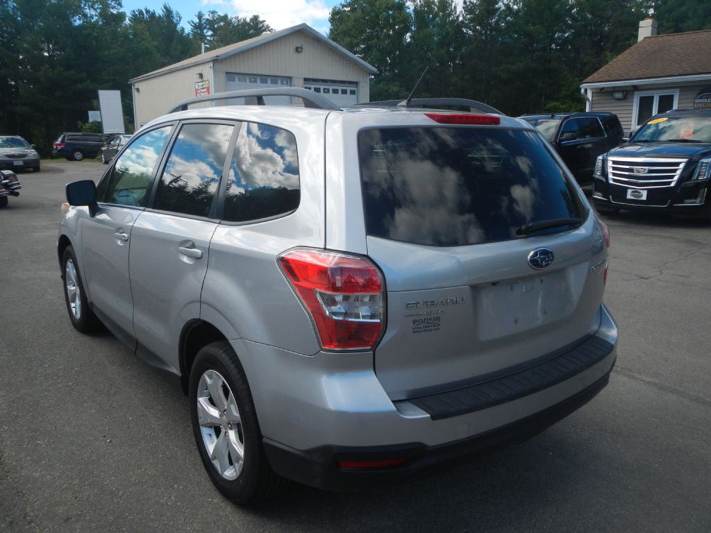 Photo 6 of this SUBARU FORESTER AWD