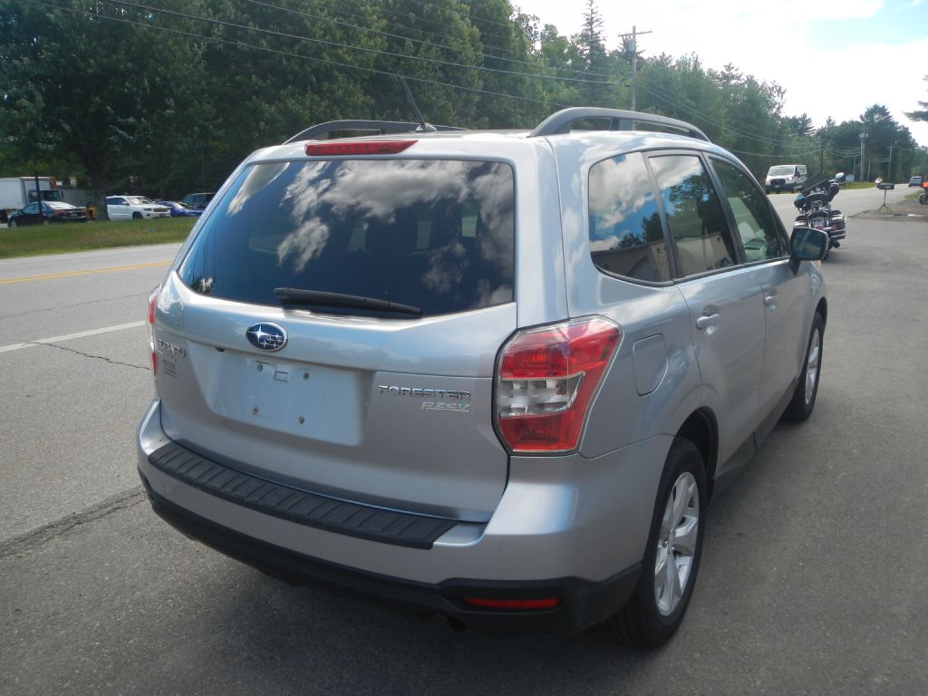 Photo 7 of this SUBARU FORESTER AWD