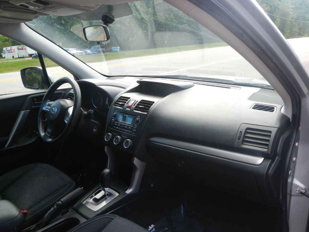 Photo 10 of this SUBARU FORESTER AWD
