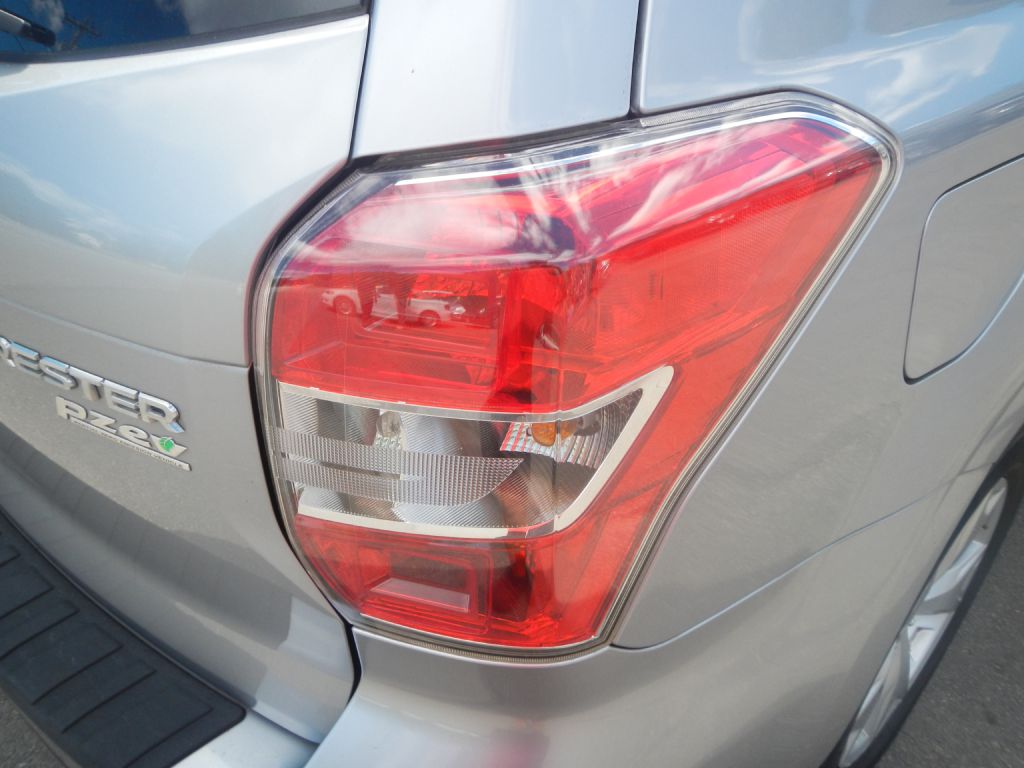 Photo 31 of this SUBARU FORESTER AWD