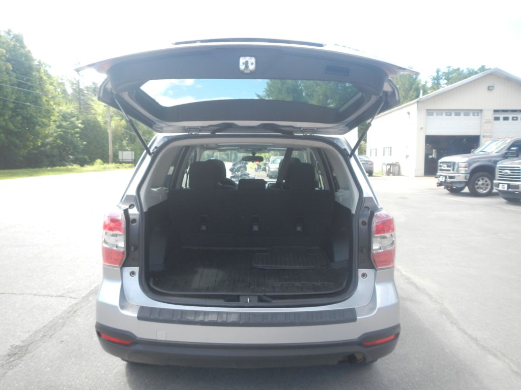 Photo 36 of this SUBARU FORESTER AWD