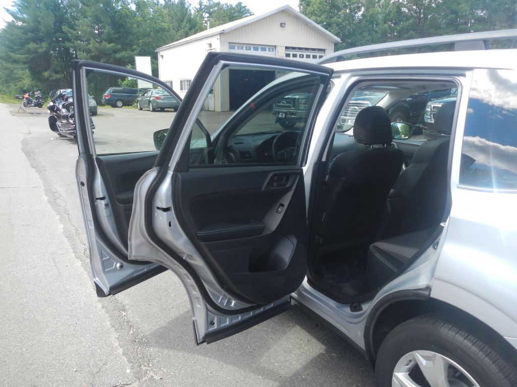 Photo 42 of this SUBARU FORESTER AWD