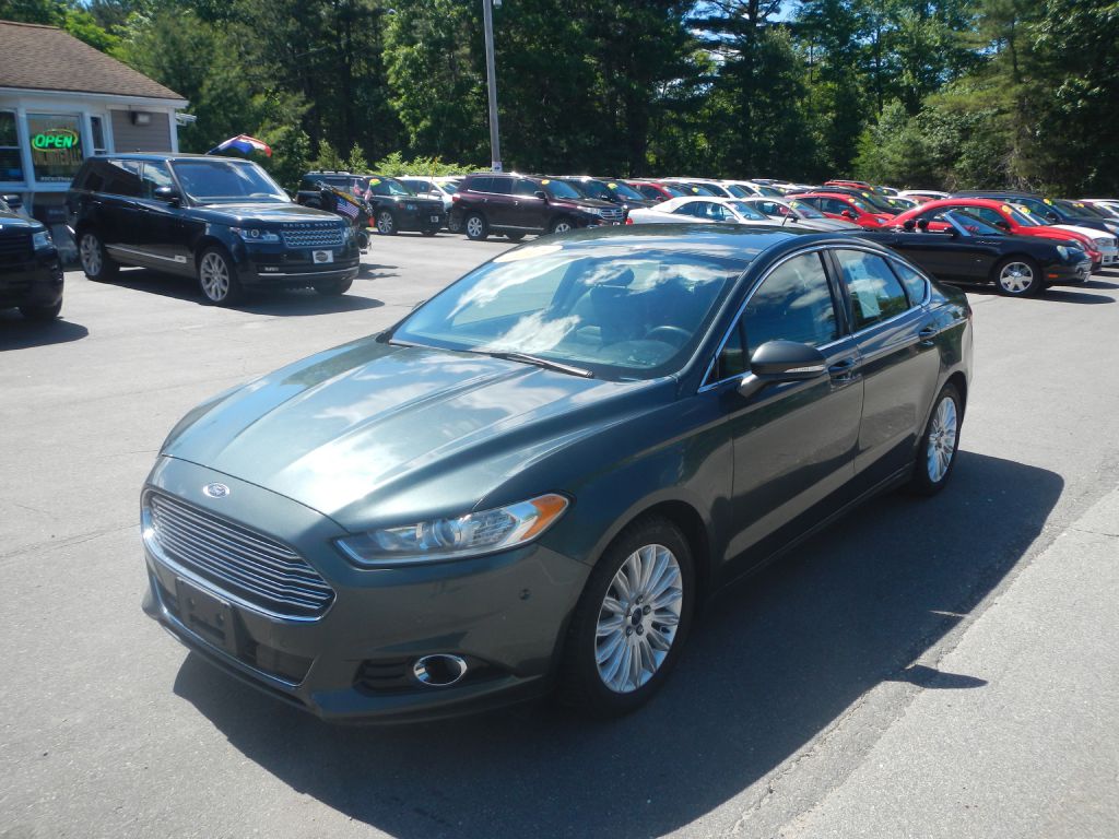 Photo 2 of this FORD FUSION