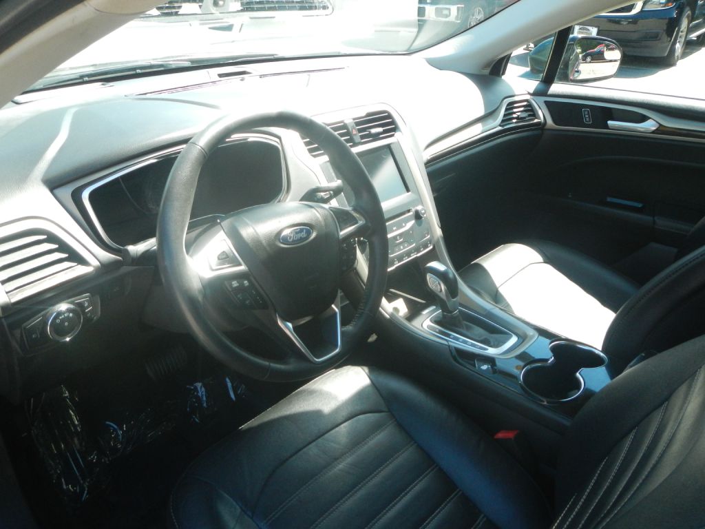 Photo 3 of this FORD FUSION