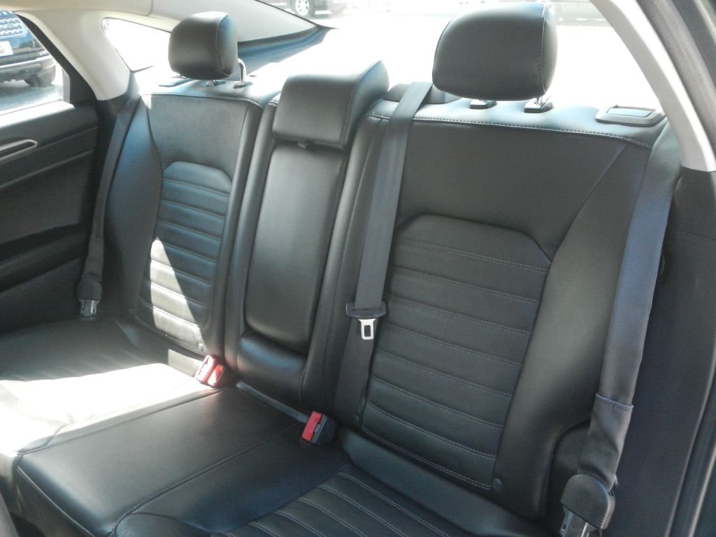Photo 5 of this FORD FUSION