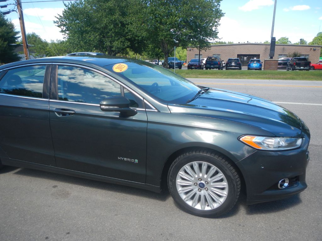 Photo 12 of this FORD FUSION