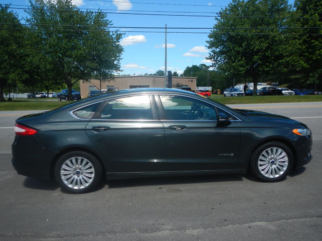 Photo 14 of this FORD FUSION