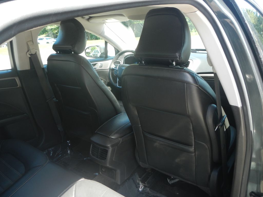 Photo 28 of this FORD FUSION