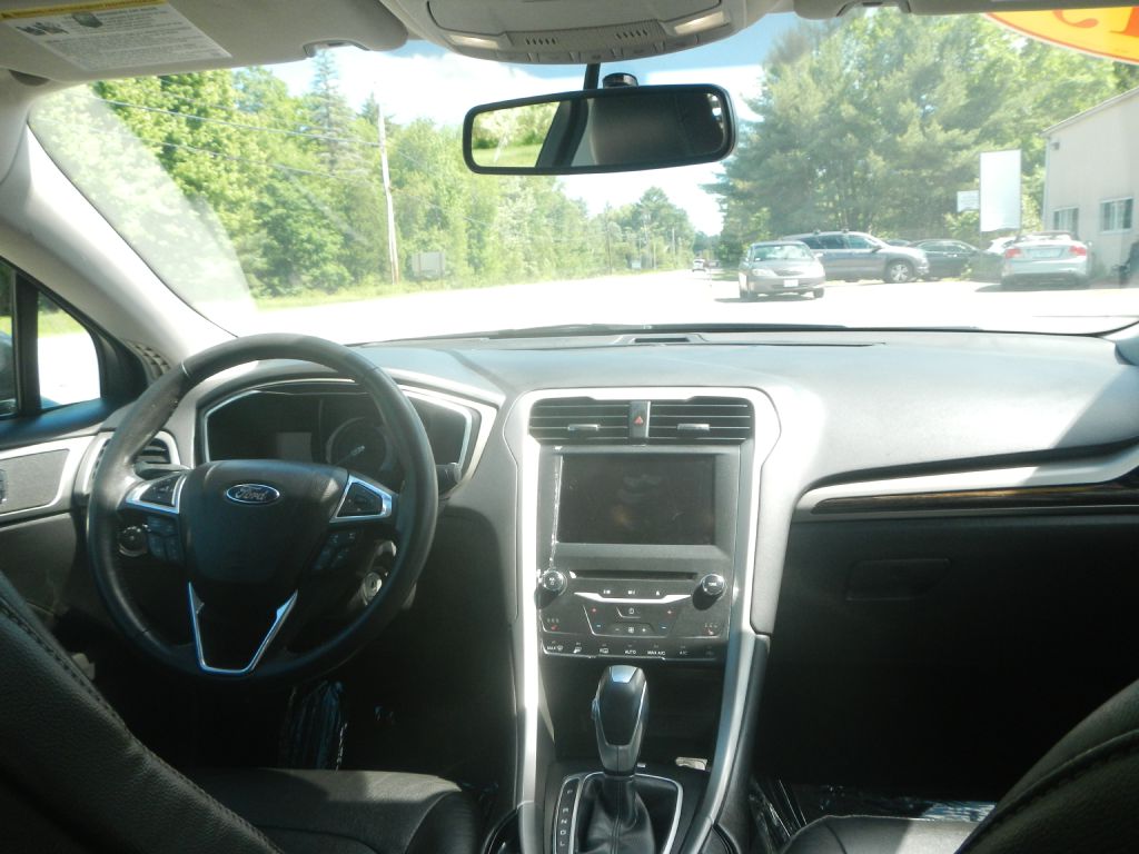 Photo 29 of this FORD FUSION