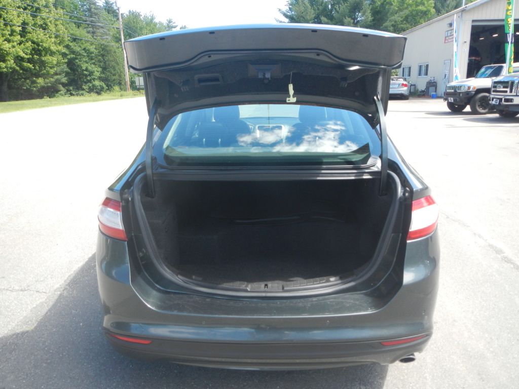 Photo 33 of this FORD FUSION