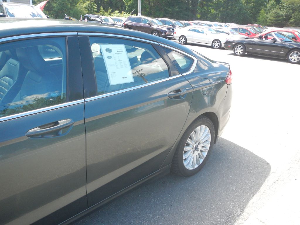 Photo 35 of this FORD FUSION