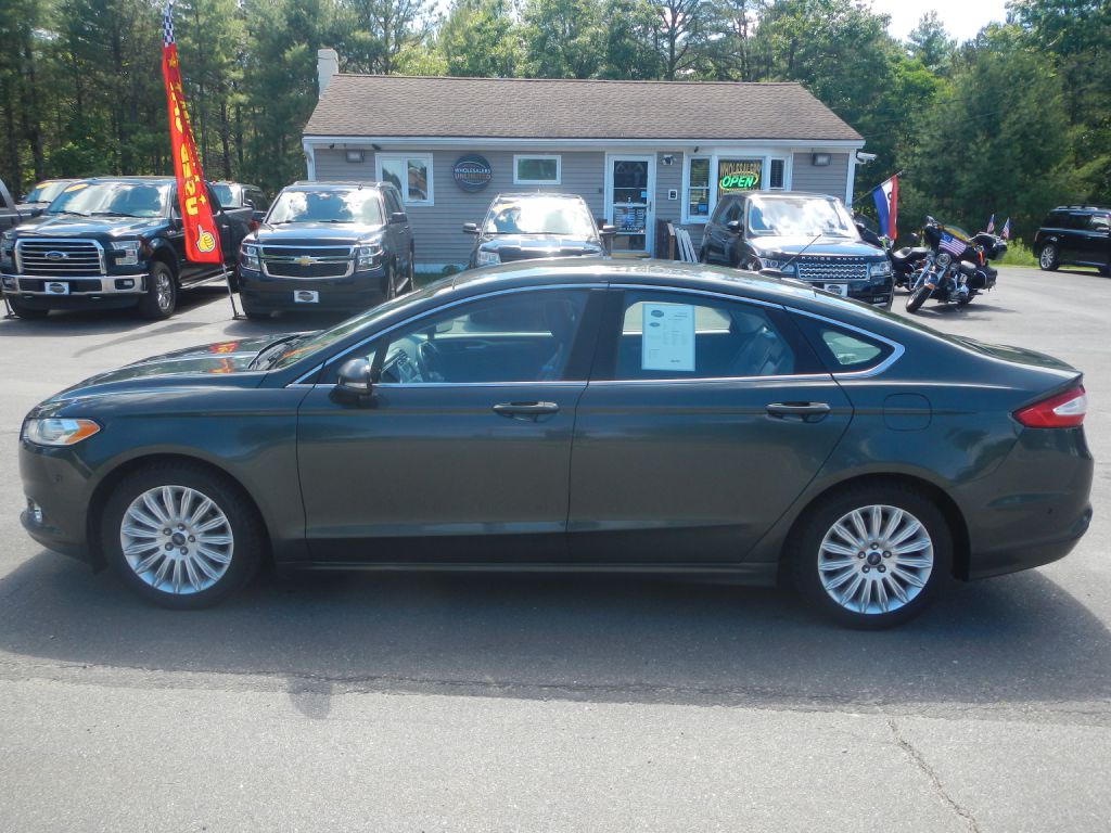 Photo 36 of this FORD FUSION