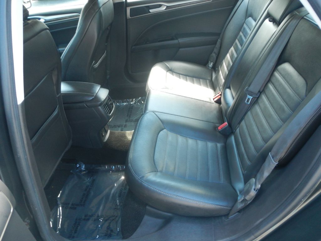 Photo 38 of this FORD FUSION