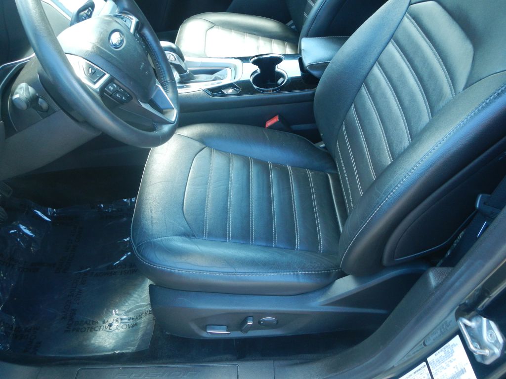 Photo 43 of this FORD FUSION