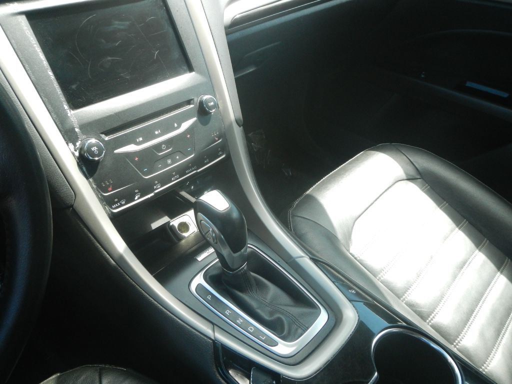 Photo 48 of this FORD FUSION