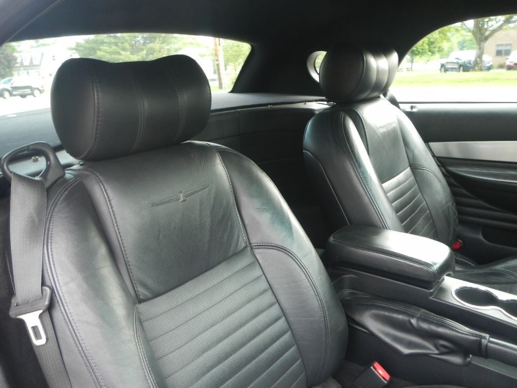 Photo 4 of this FORD THUNDERBIRD