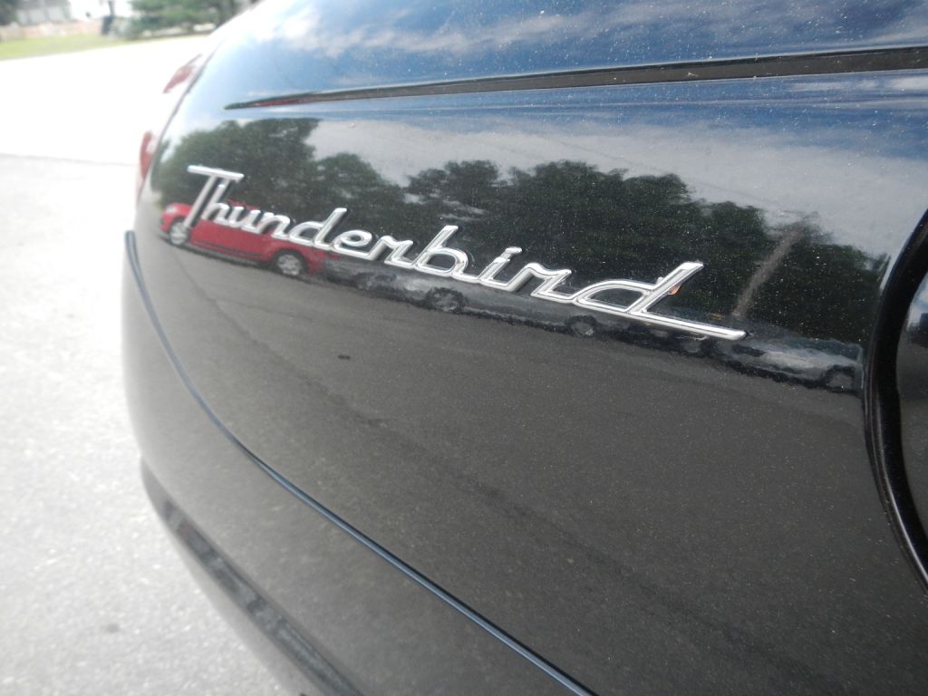 Photo 14 of this FORD THUNDERBIRD