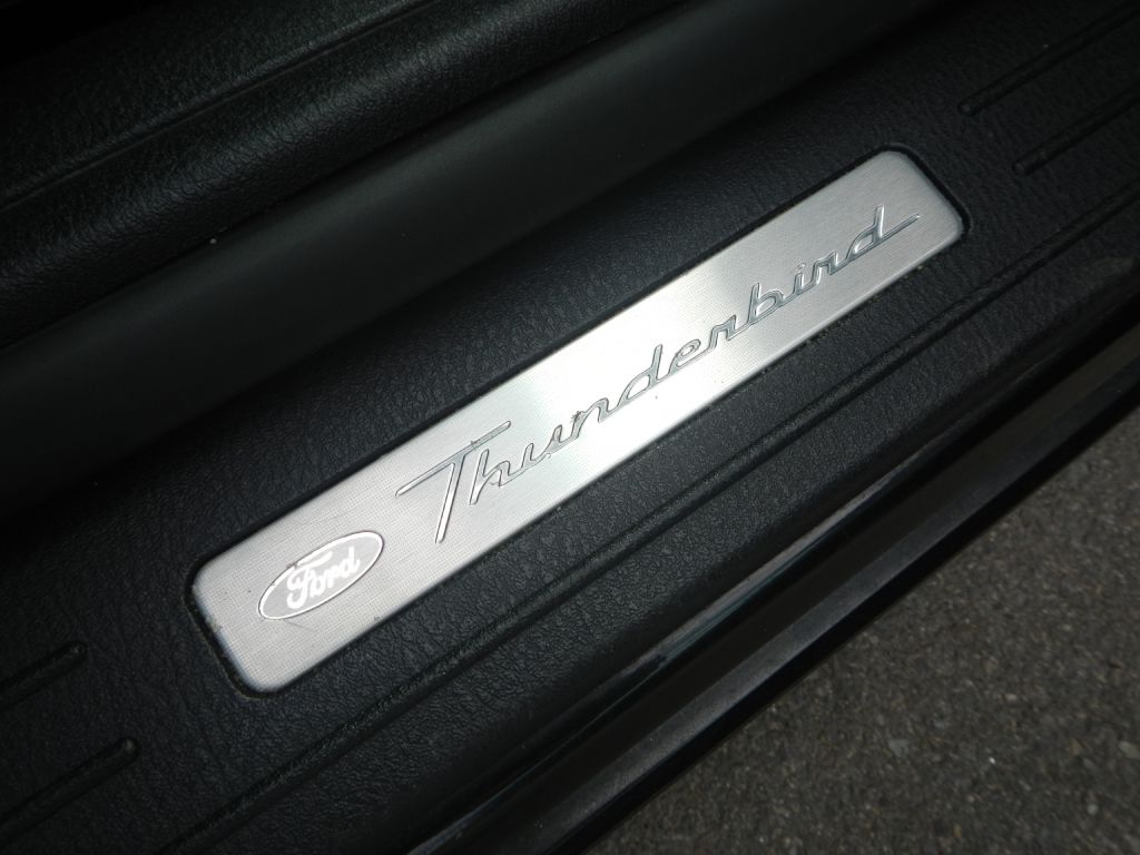 Photo 17 of this FORD THUNDERBIRD