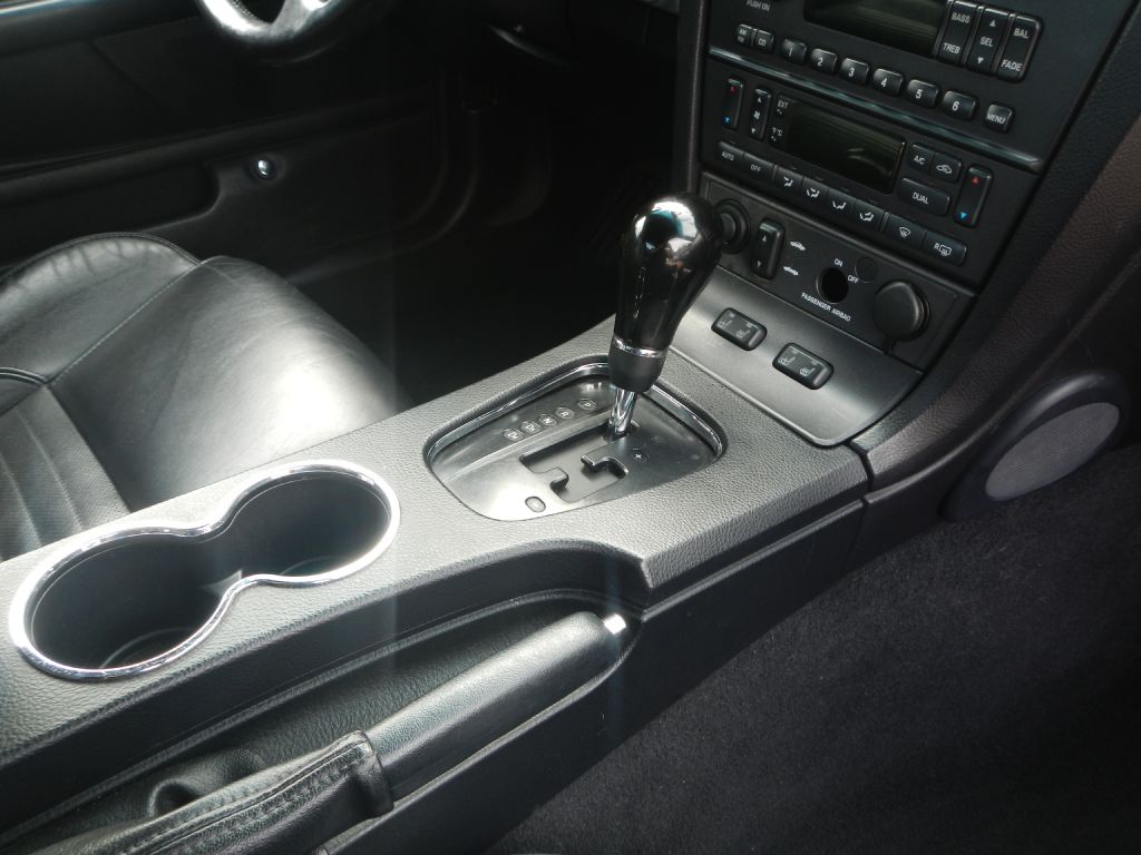 Photo 22 of this FORD THUNDERBIRD
