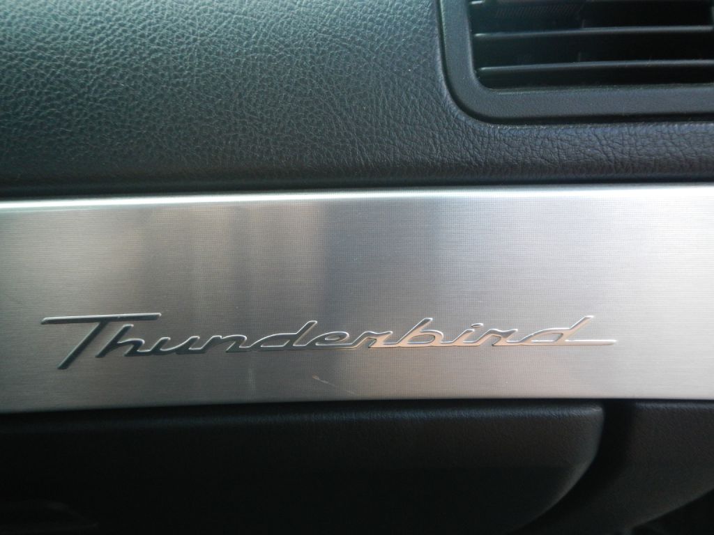 Photo 23 of this FORD THUNDERBIRD