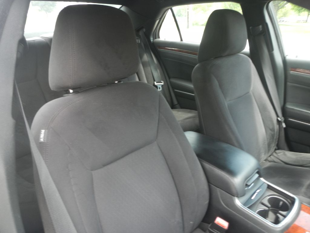 Photo 3 of this CHRYSLER 300