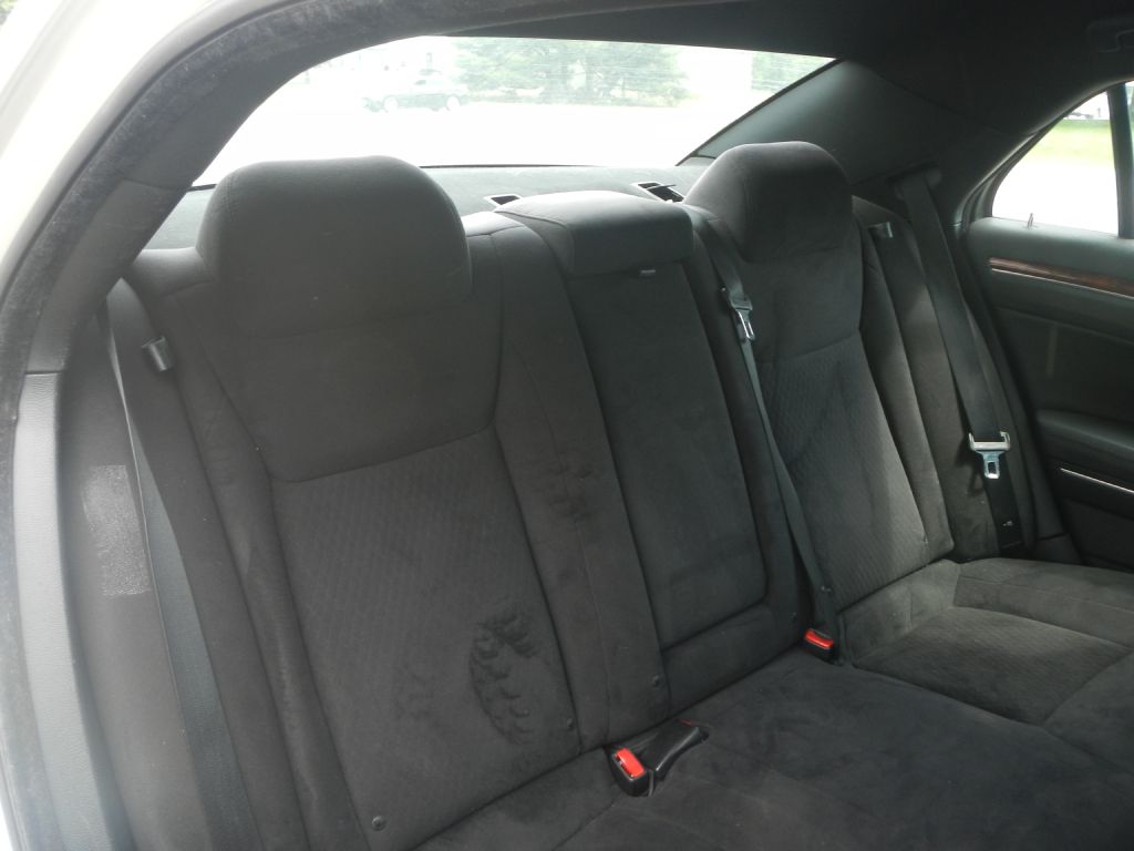 Photo 5 of this CHRYSLER 300