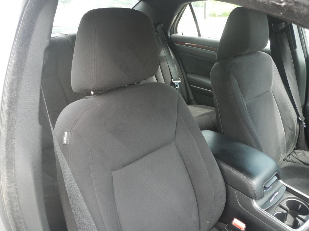 Photo 20 of this CHRYSLER 300