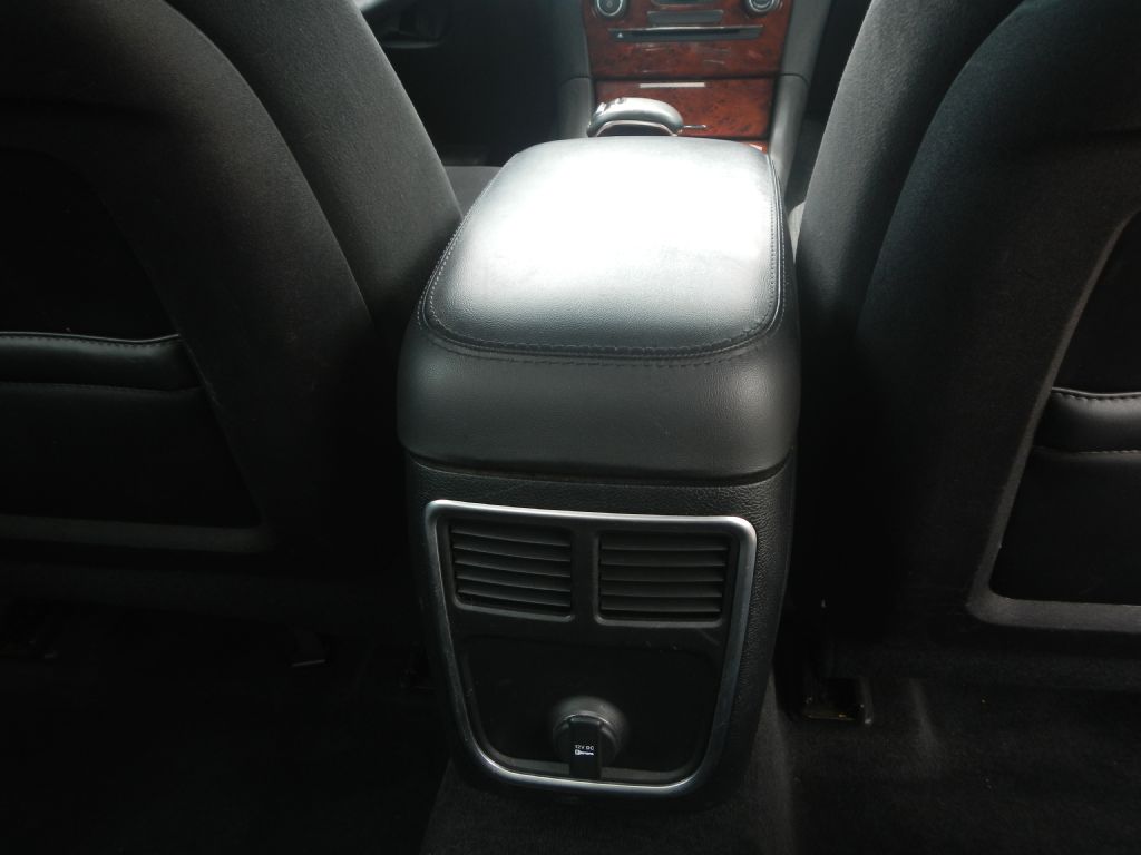 Photo 29 of this CHRYSLER 300