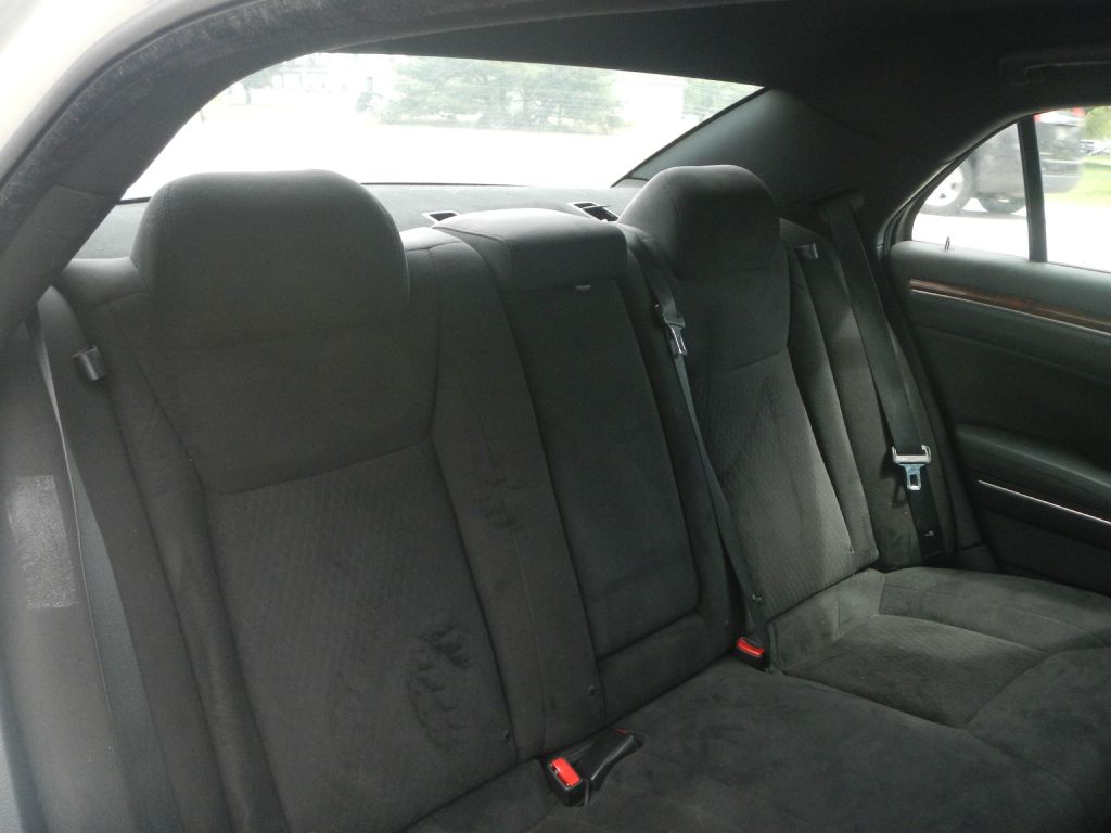 Photo 31 of this CHRYSLER 300