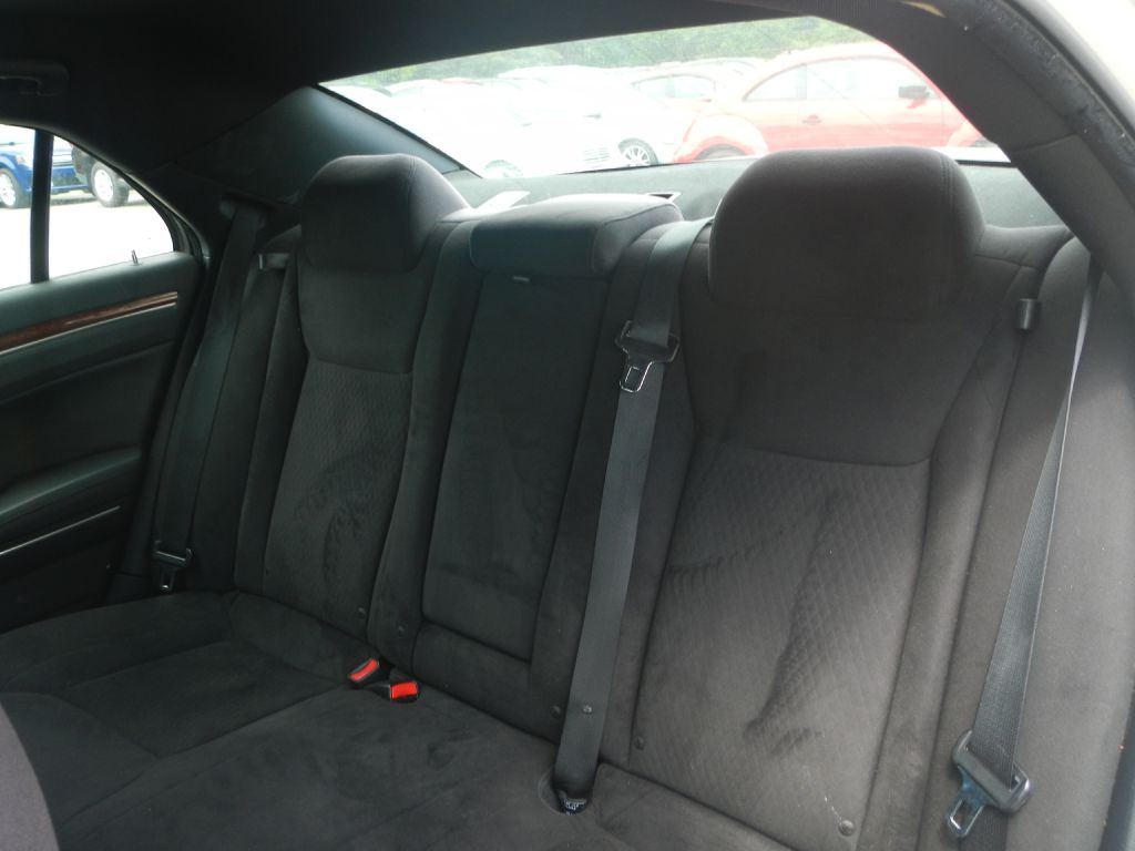 Photo 41 of this CHRYSLER 300