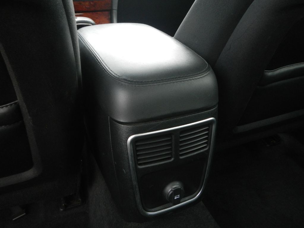 Photo 43 of this CHRYSLER 300