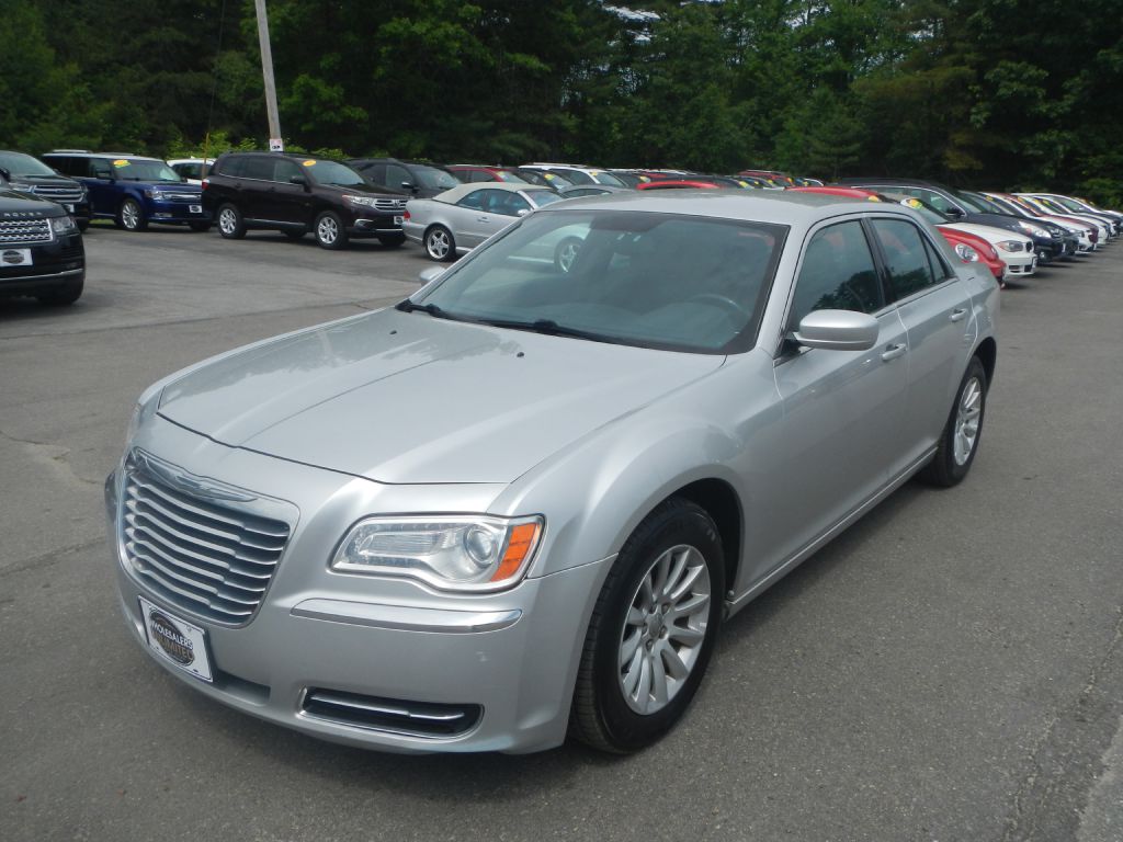 Photo 55 of this CHRYSLER 300