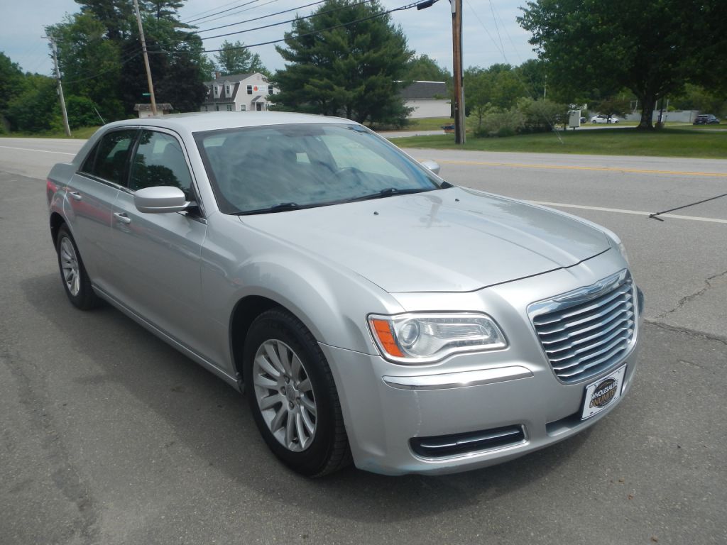 Photo 57 of this CHRYSLER 300