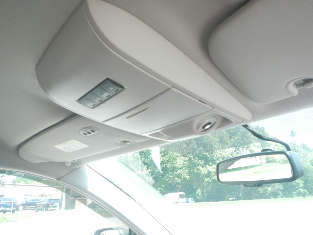 Photo 24 of this CHRYSLER TOWN & COUNTRY