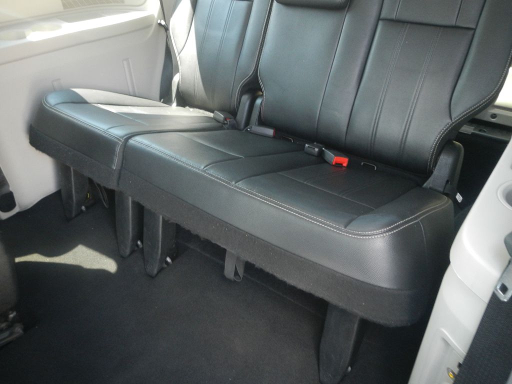 Photo 47 of this CHRYSLER TOWN & COUNTRY