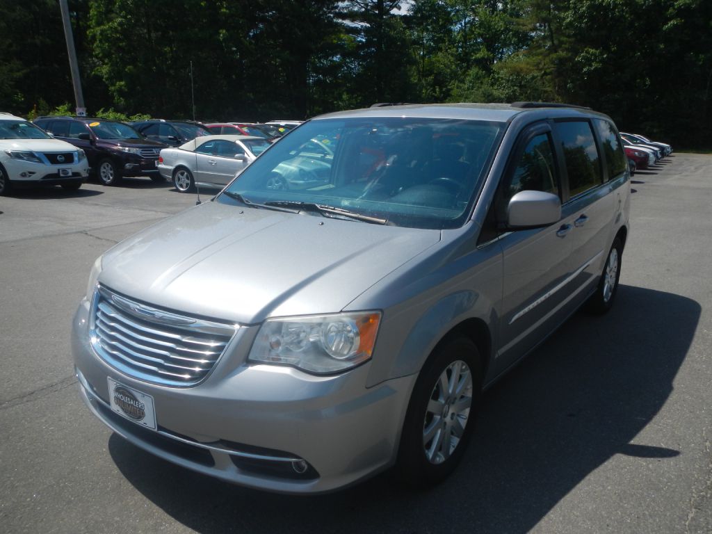 Photo 62 of this CHRYSLER TOWN & COUNTRY