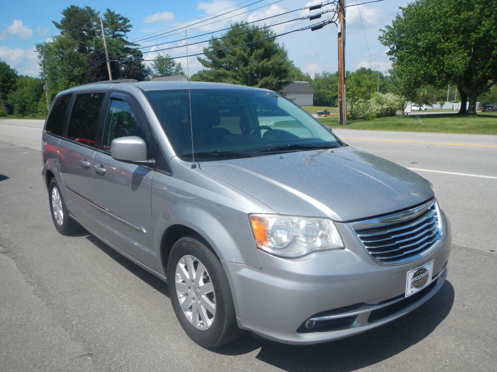 Photo 63 of this CHRYSLER TOWN & COUNTRY