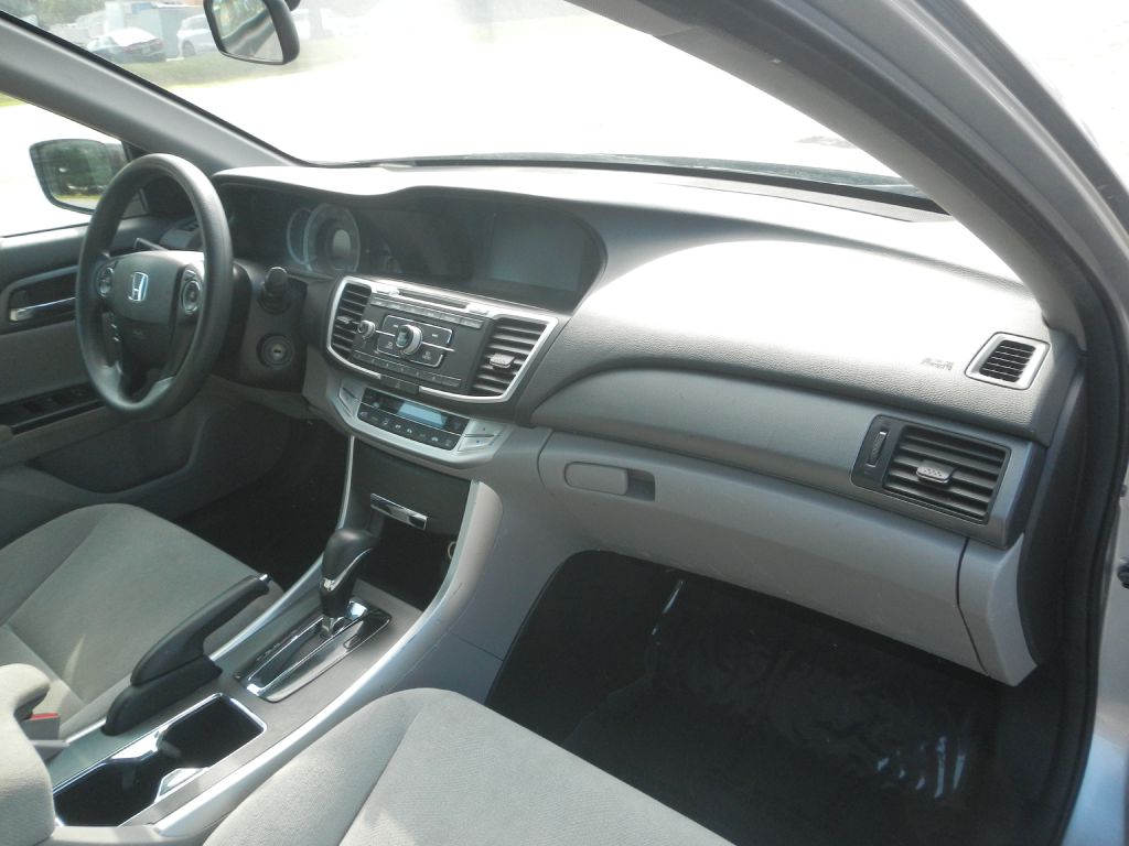 Photo 3 of this HONDA ACCORD LX