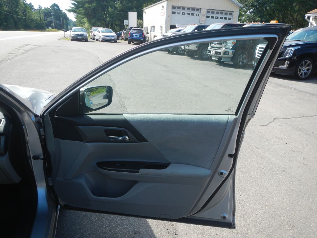 Photo 17 of this HONDA ACCORD LX