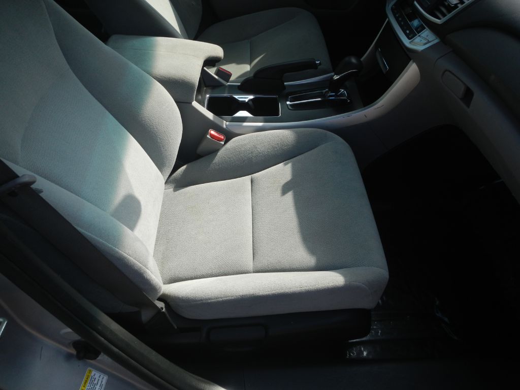 Photo 18 of this HONDA ACCORD LX