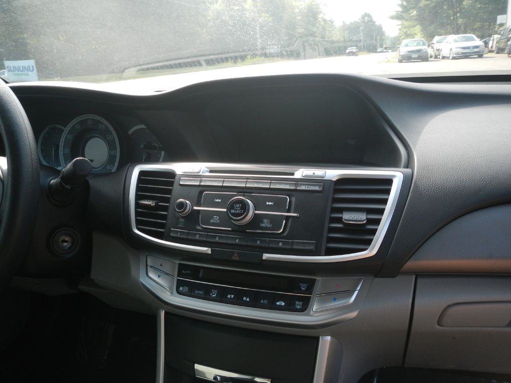 Photo 21 of this HONDA ACCORD LX
