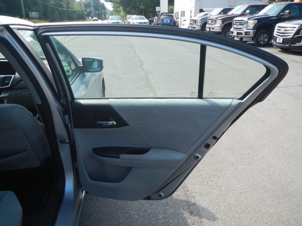 Photo 25 of this HONDA ACCORD LX