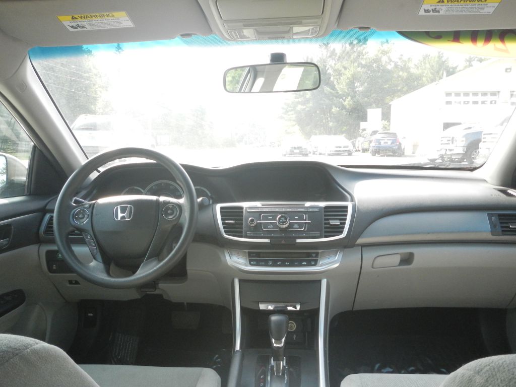 Photo 29 of this HONDA ACCORD LX