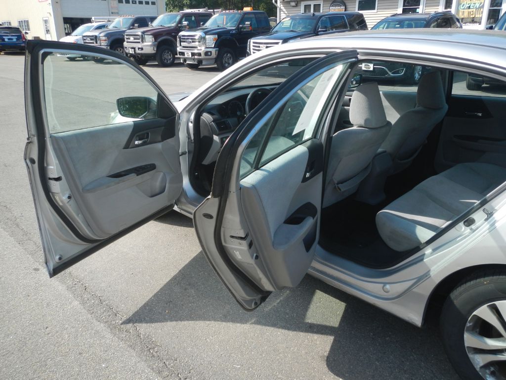 Photo 39 of this HONDA ACCORD LX